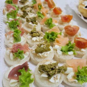 Canapés Surtidos Premium (50 uni.)